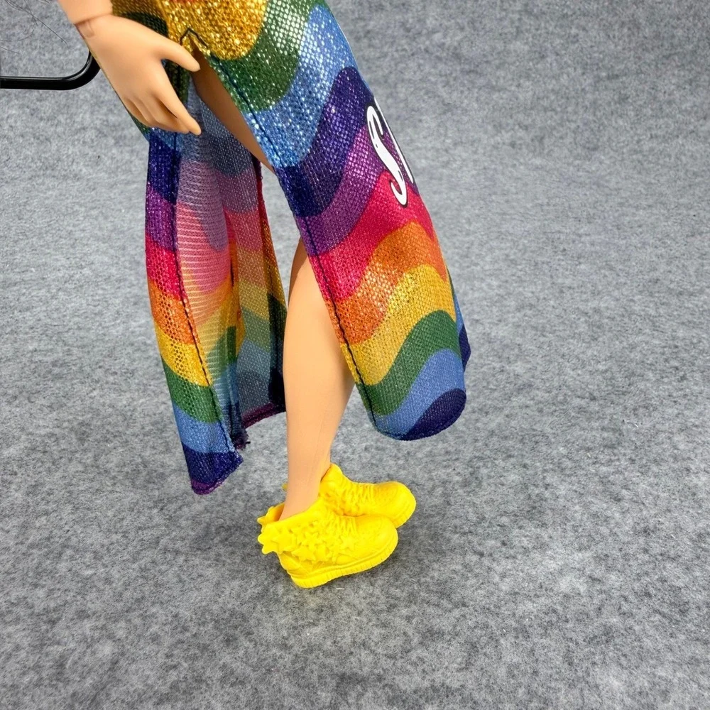 2018 Barbie Fashionistas Doll Rainbow Dress Shine Bright Like the Stars Backpack